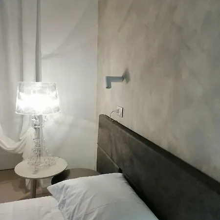 102 Couette-café Bari