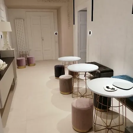 102 Bed & Breakfast Bari