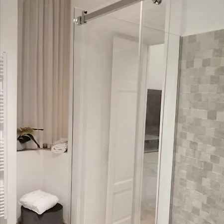 102 Bed & Breakfast Bari