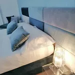 102 Bed & Breakfast Bari