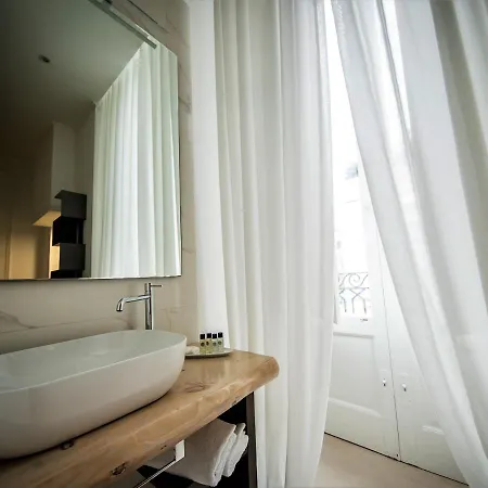 102 Bed & Breakfast Bari