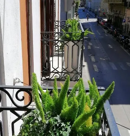 102 Bed & Breakfast Bari