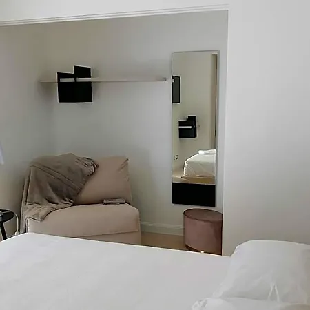 Bed and Breakfast 102