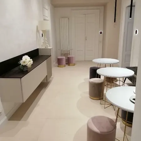 فندق مبيت وإفطار 102 4*