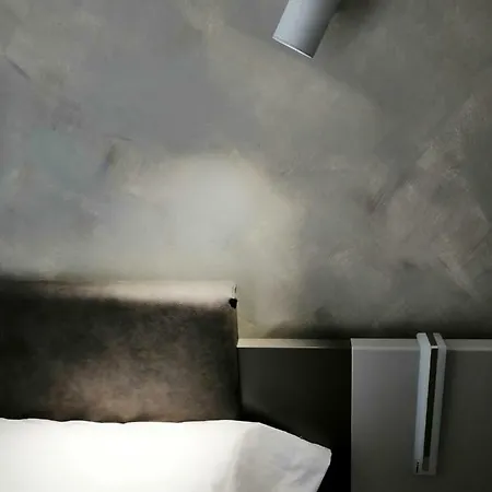 Bed & Breakfast 102 2*