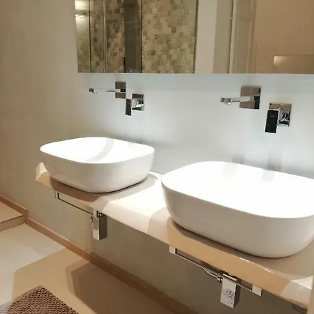 102 Bed & Breakfast Bari