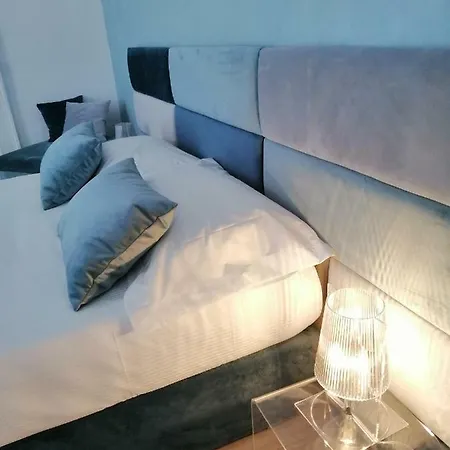 102 Bed & Breakfast Bari