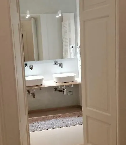 住宿加早餐酒店 102 4*